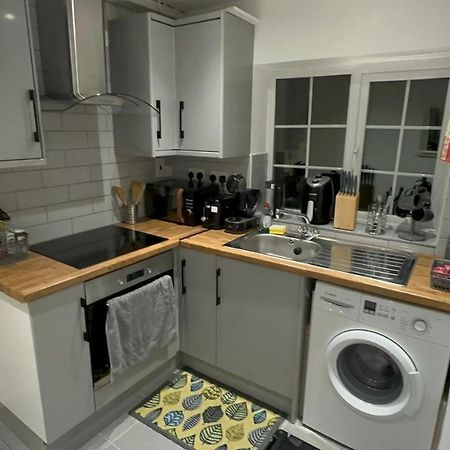 Entire One Double Bedroom Apartment Londen Buitenkant foto